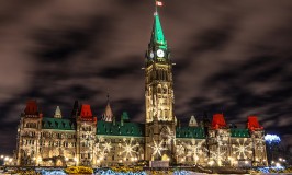 The Eight Best Places to See Holiday Lights in Ontario