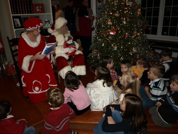 mr & mr claus read the night before christmas is it too early for Christmas