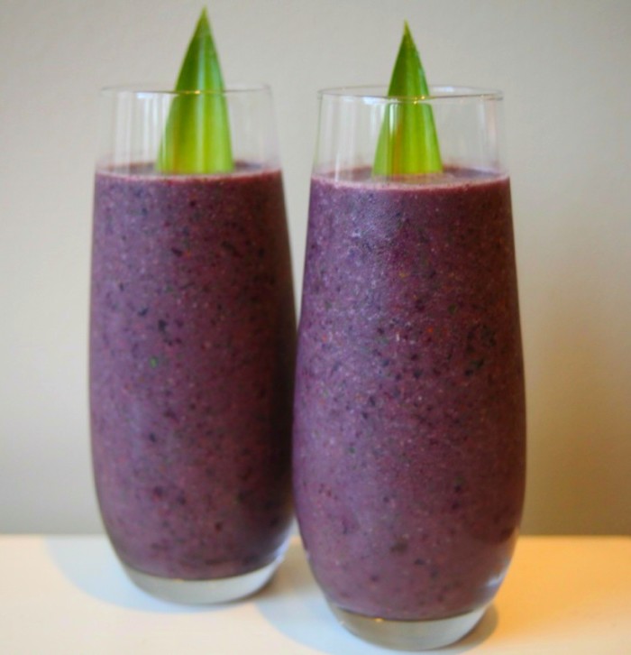 blueberry date smoothie