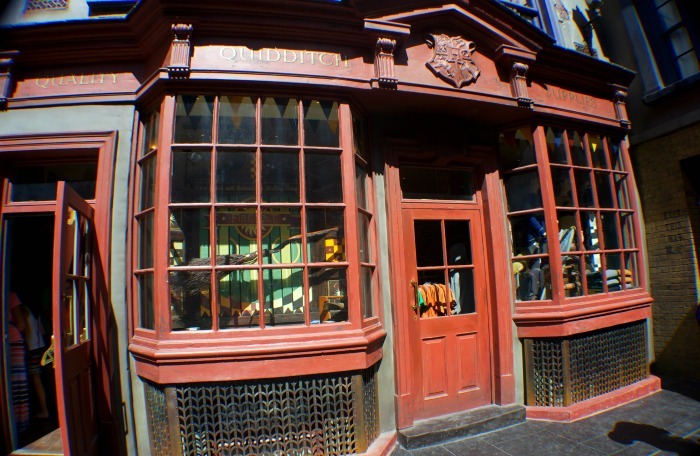 diagon alley universal, quidditch supplies