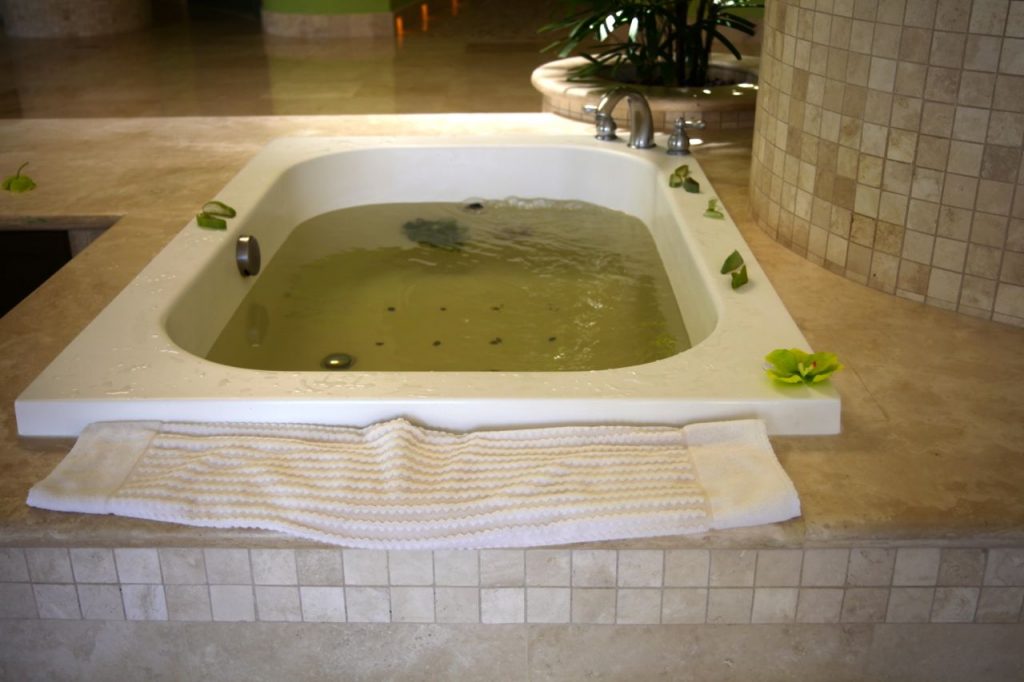 Villa Del Palmar, Eucalyptus Tub, Sabila Spa