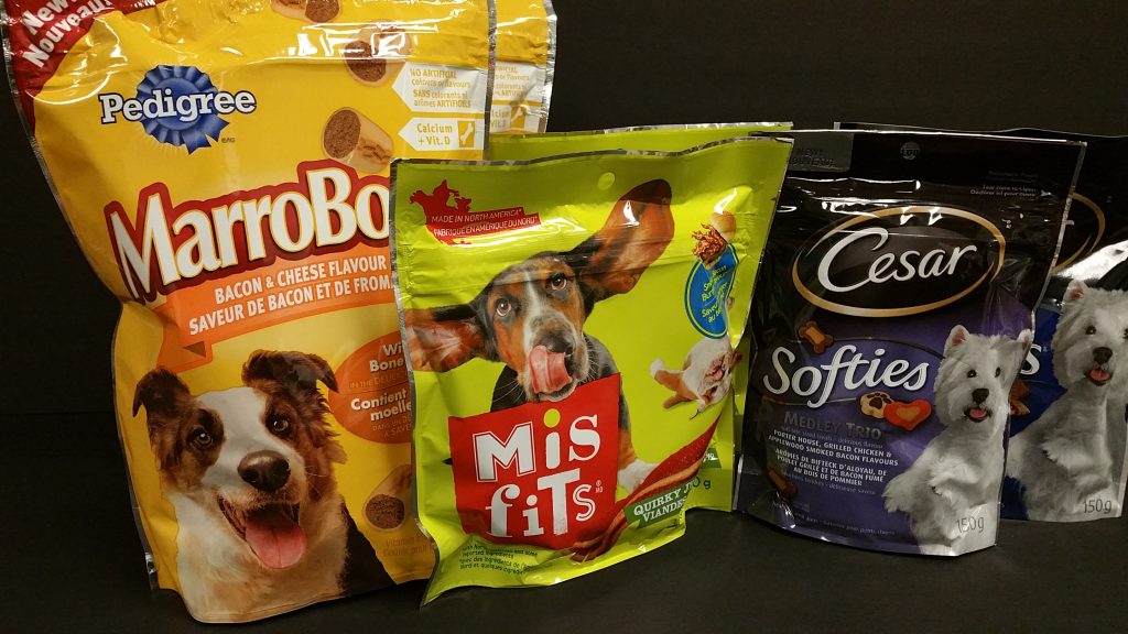 How to Have Fun This Holiday with Your Pets and Keep The Safe | Christmas | dog training | Pet Holiday Products