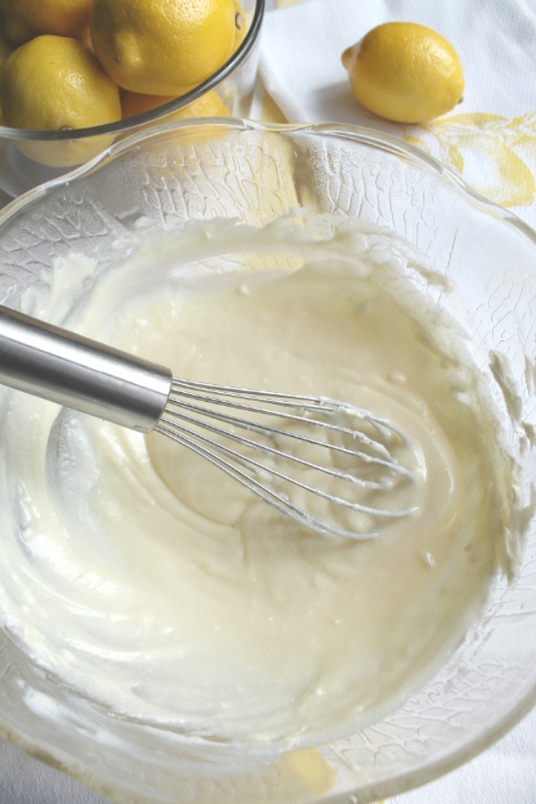 No Bake Lemon Mousse Cheesecake