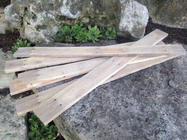 I'm not about to tell you that there's isn't planning and commitment necessary to make the vintage map on wood project, but the results will be worth it. And the steps are simple to follow Step 1-3