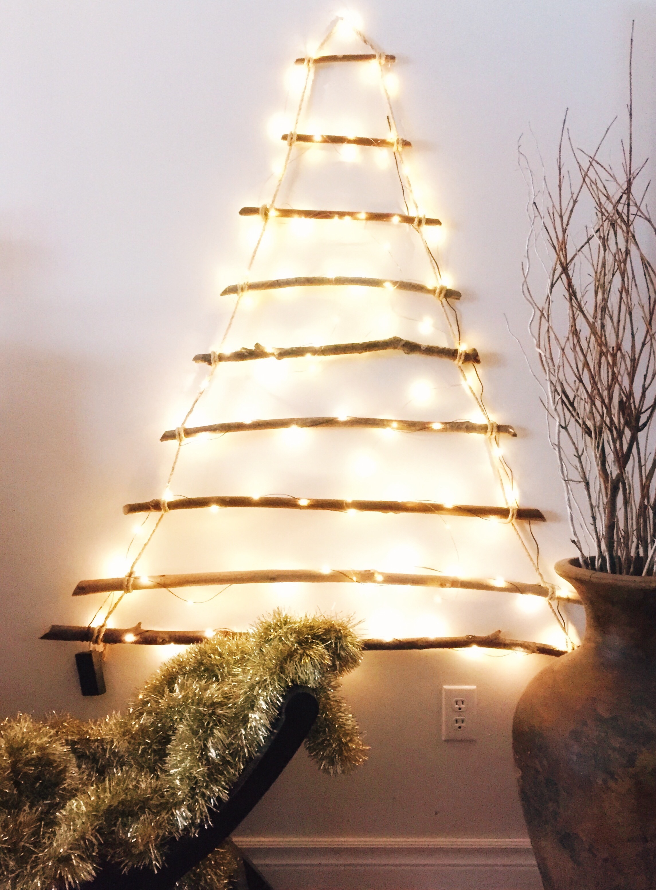 At the intersection of inspiration and exhaustion lies the belief that all things are possible, where we forget our own limitations. I saw a beautiful, do-it-yourself Christmas decoration several weeks ago on Sweet Cabane's Instagram feed and forgot for a moment that I enjoy DIY and crafty things only in theory and in other people's Instagram feeds, because the reality is a f-ing mess. Processed with VSCO with e2 preset