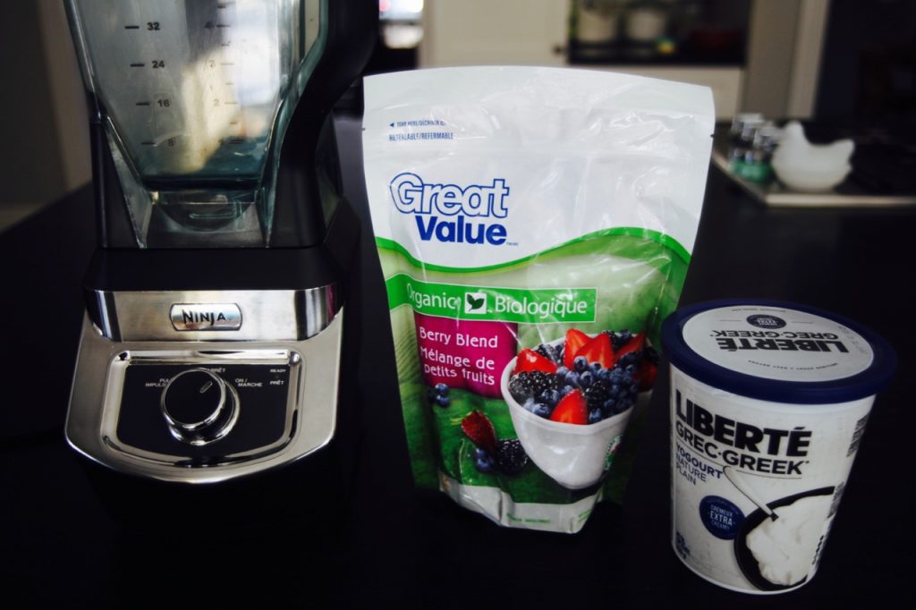 Smoothie Bowl Base, Greek Yogurt and Frozen Fruit