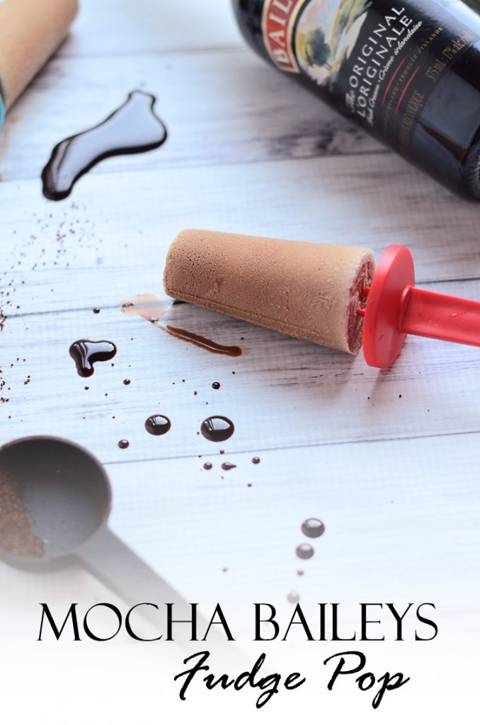 Mocha Baileys Fudge Pop, Adults need cool summer treats too! Try these luscious Mocha Baileys Fudge Pops, made with coffee, chocolate, and decadent, rich cream! | popsicles | alcoholic