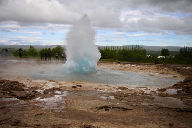 go to Iceland, Geysir, Golden Circle, drive the golden circle