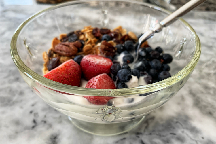 Easy Homemade Granola with Maple Syrup