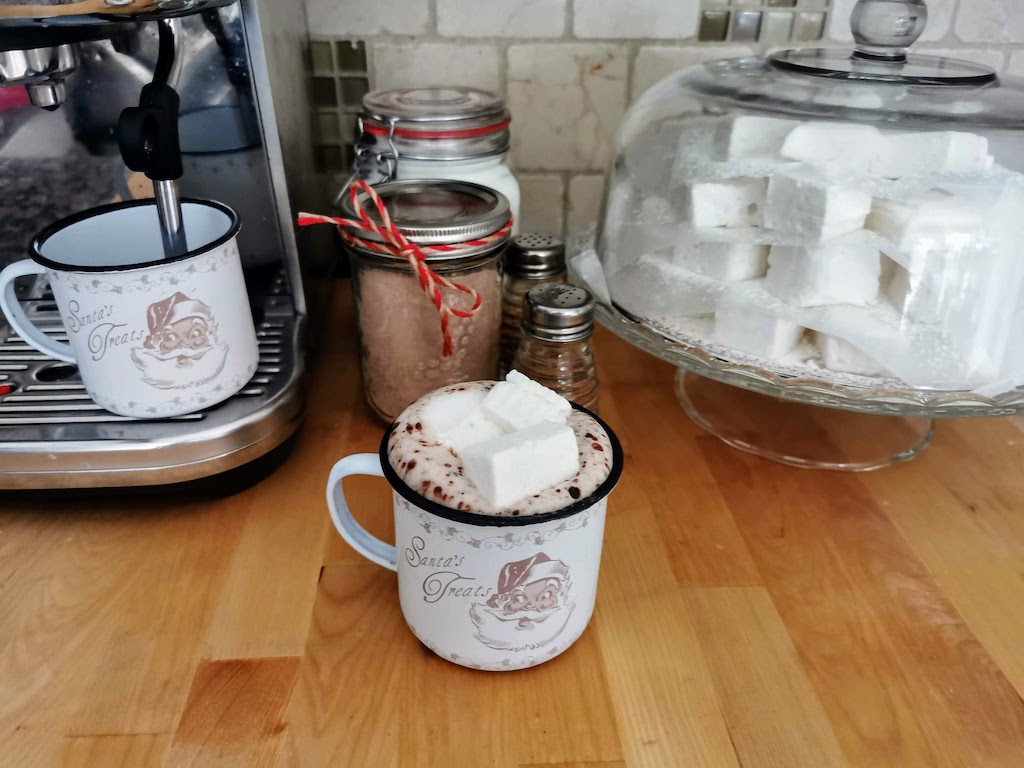 homemade marshmallows in hot chocolate