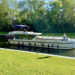 Le Boat House Boat at Bevridges Lock