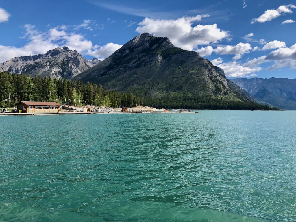 Scenic view of turquoise lake and mountain in Banff National Park, Alberta, perfect for Canada Strong Pass travellers