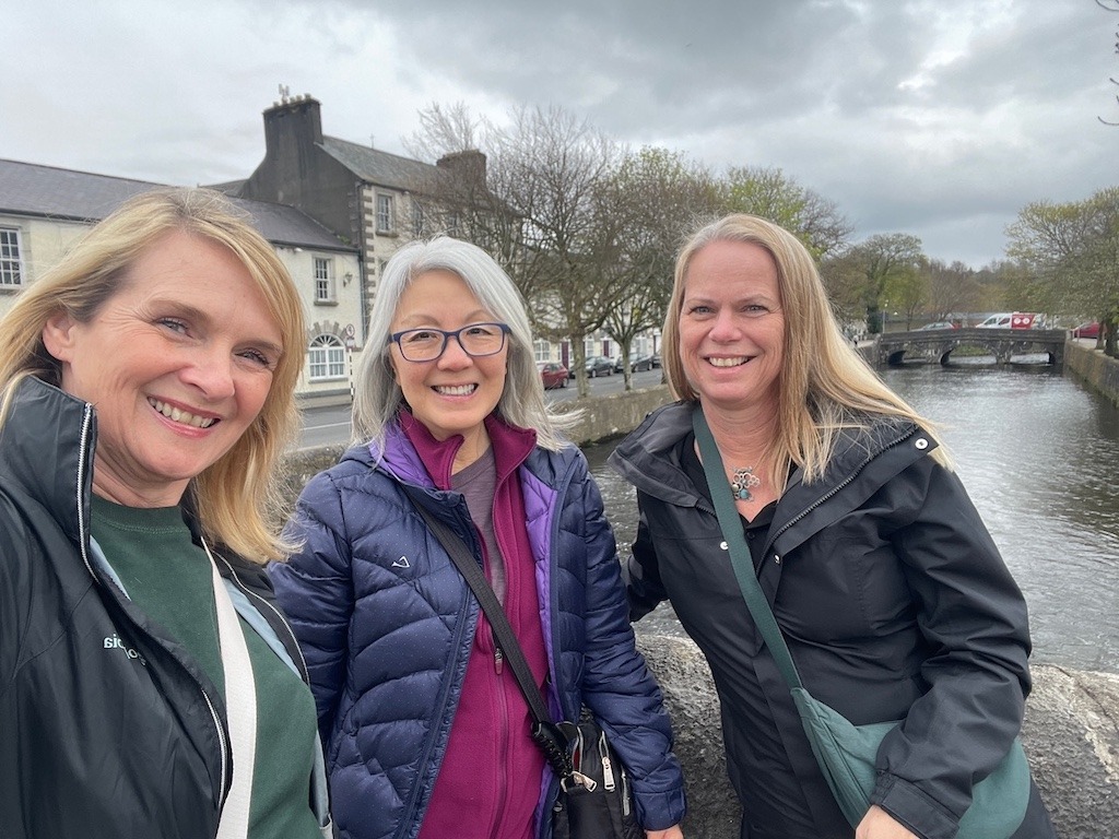 Women travel writers in Ireland
