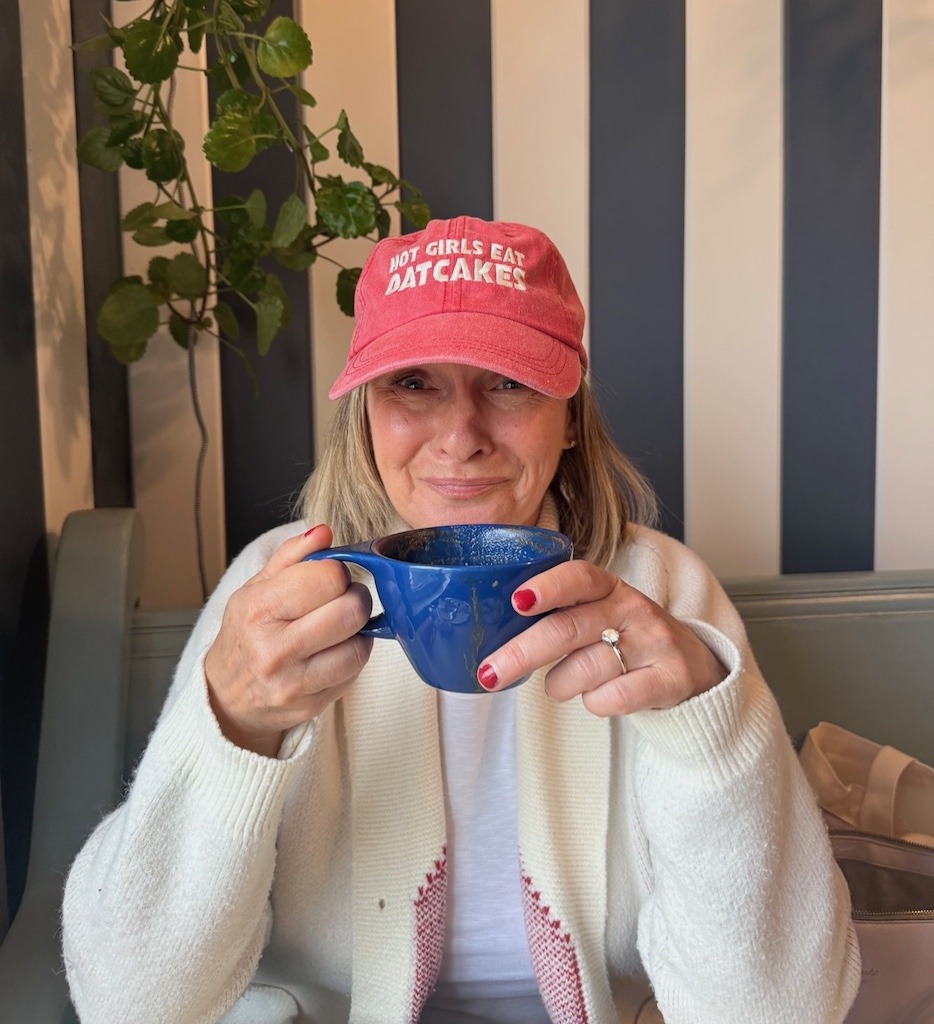 hot girls eat oatcakes hat from Highwheeler Cafe