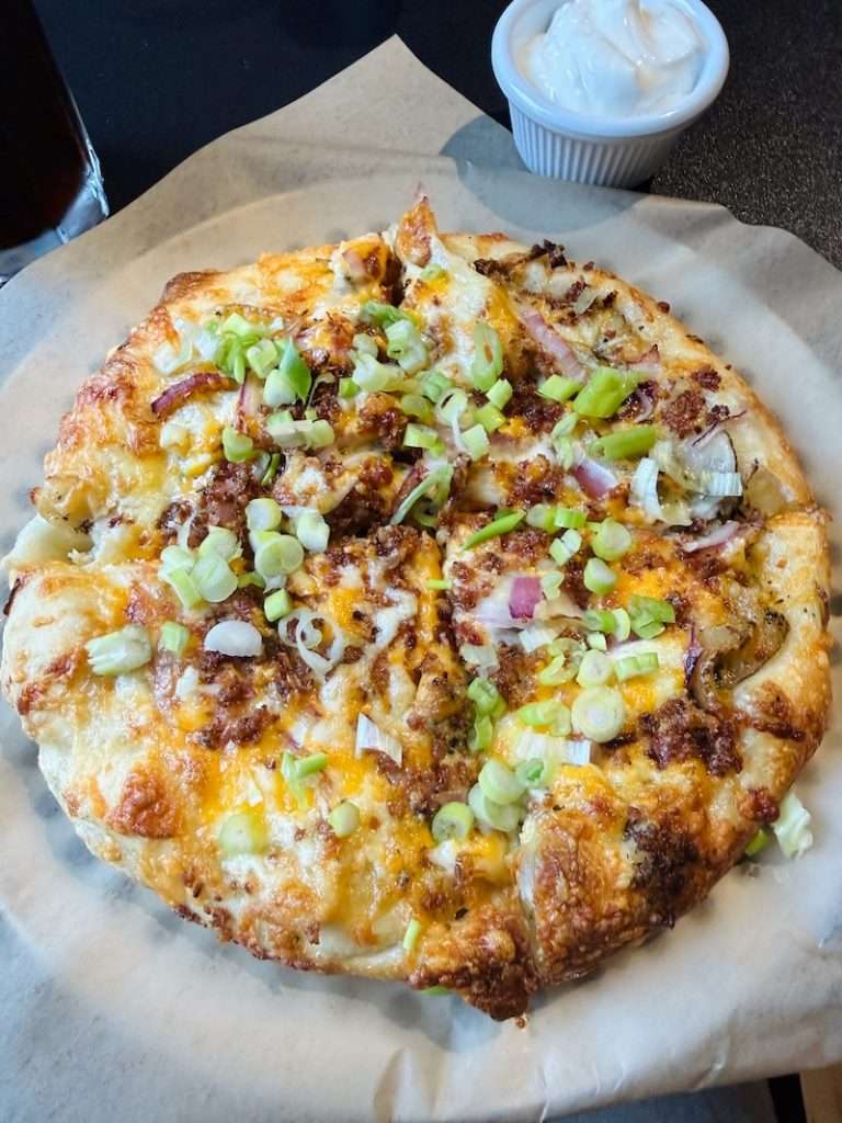 things to do in merrickville ontario iron forge pizza
